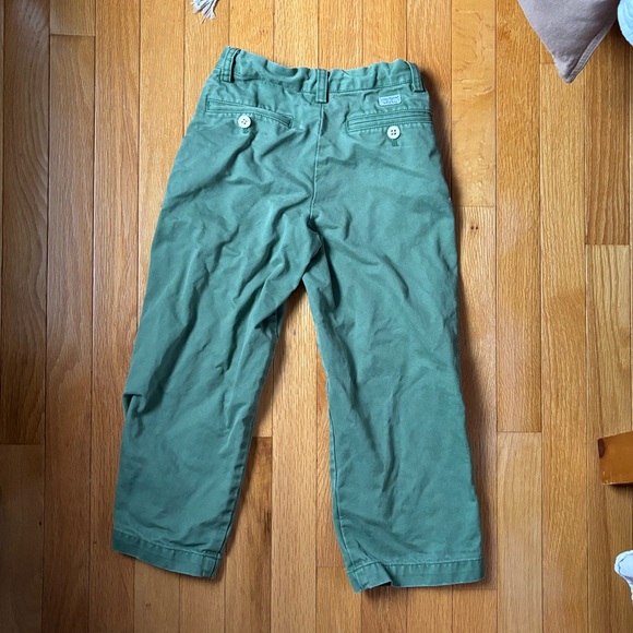 Vineyard Vines - boys chinos - size 5 - Picture 2 of 4